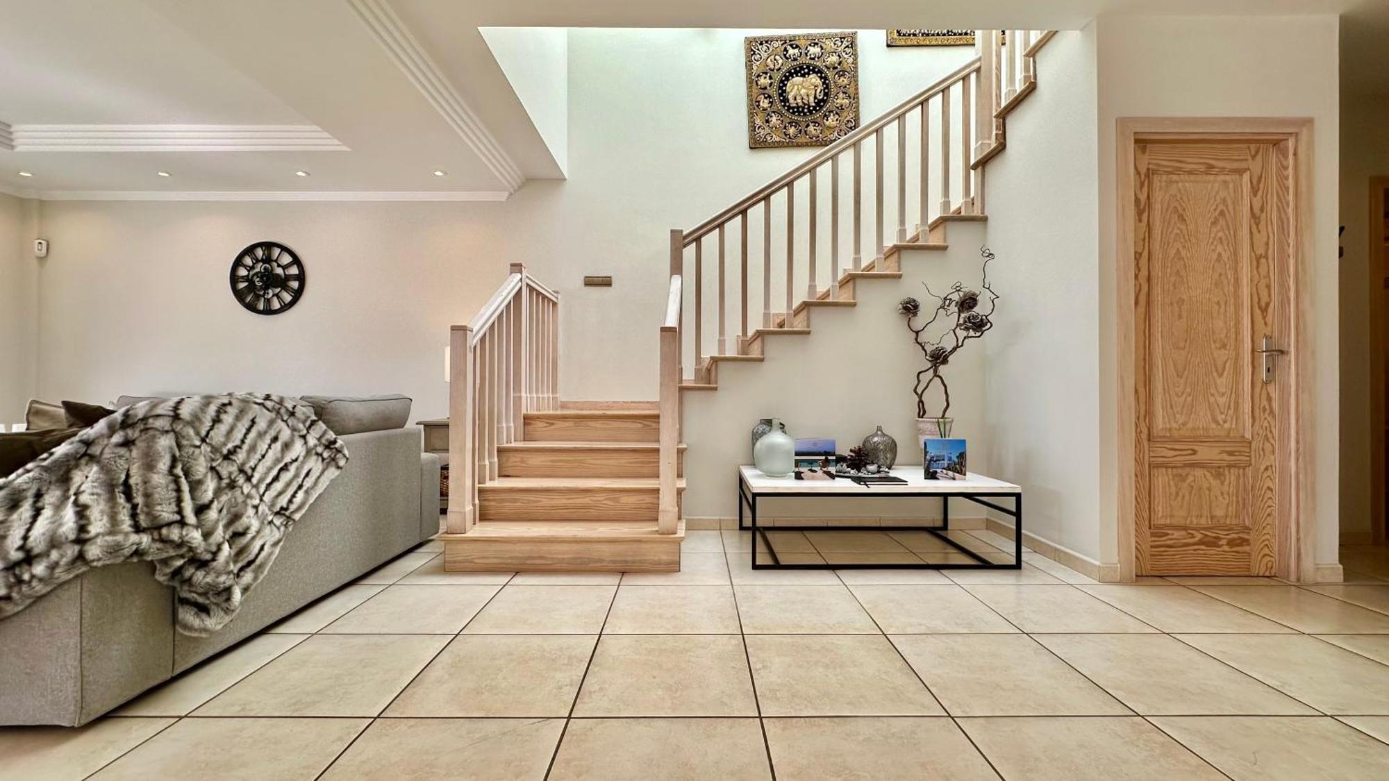 אדחה Villa Amorio A Spacious Modern Getaway With A Private Heated Pool & Sea Views מראה חיצוני תמונה