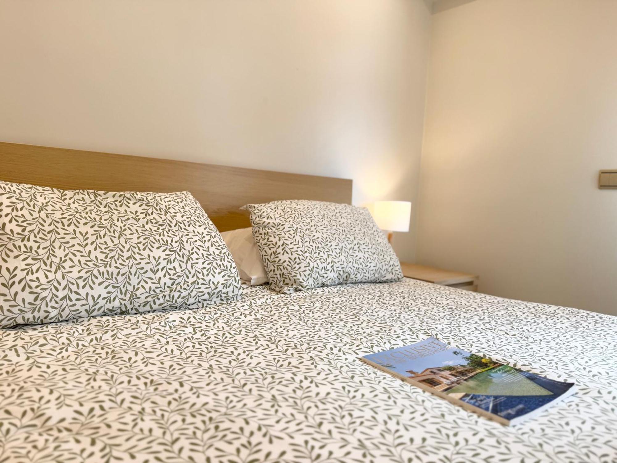 אדחה Villa Amorio A Spacious Modern Getaway With A Private Heated Pool & Sea Views מראה חיצוני תמונה