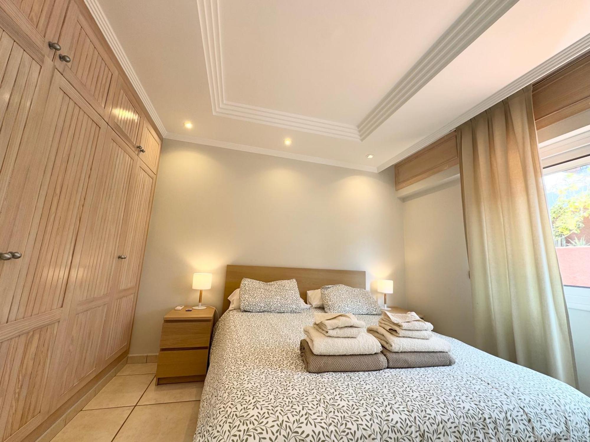 אדחה Villa Amorio A Spacious Modern Getaway With A Private Heated Pool & Sea Views מראה חיצוני תמונה