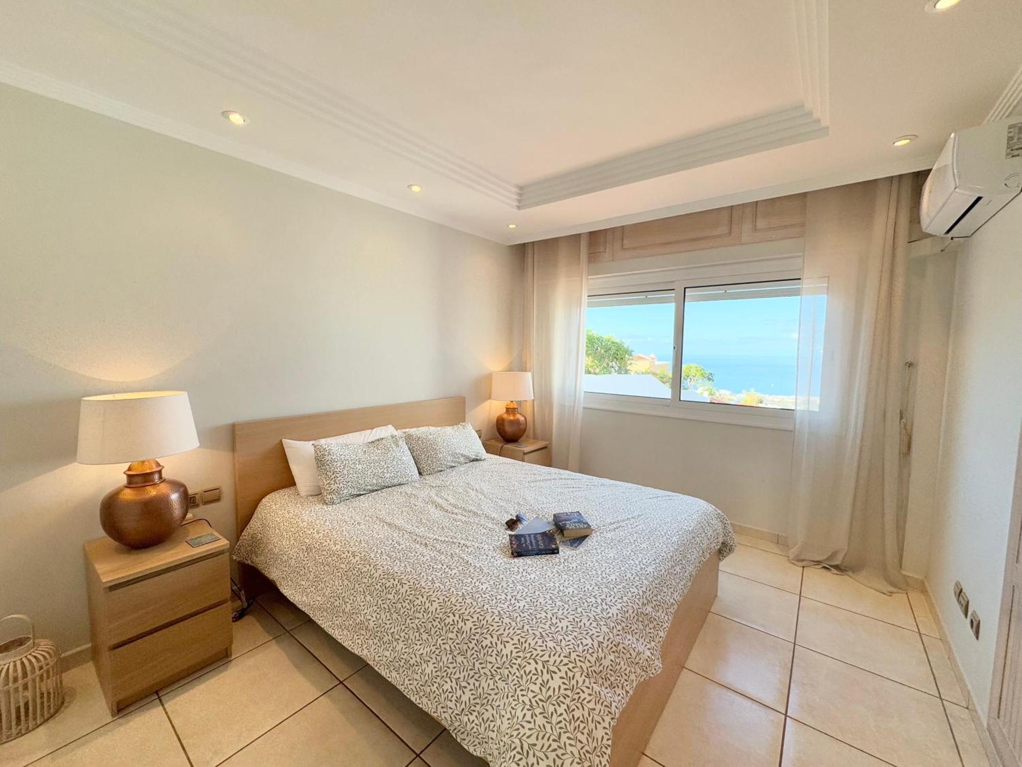 אדחה Villa Amorio A Spacious Modern Getaway With A Private Heated Pool & Sea Views מראה חיצוני תמונה